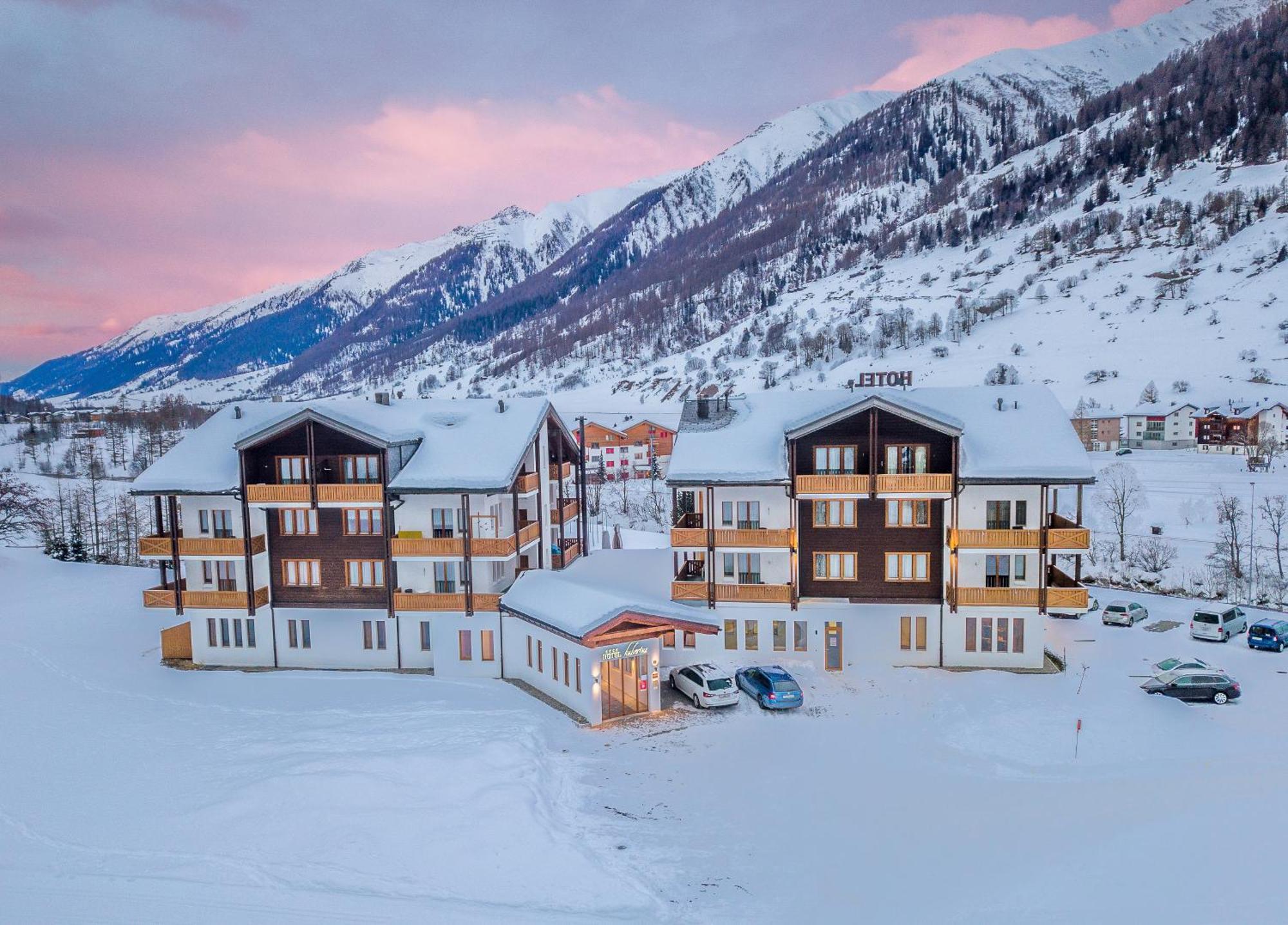 Hotel Hubertus Obergesteln Экстерьер фото